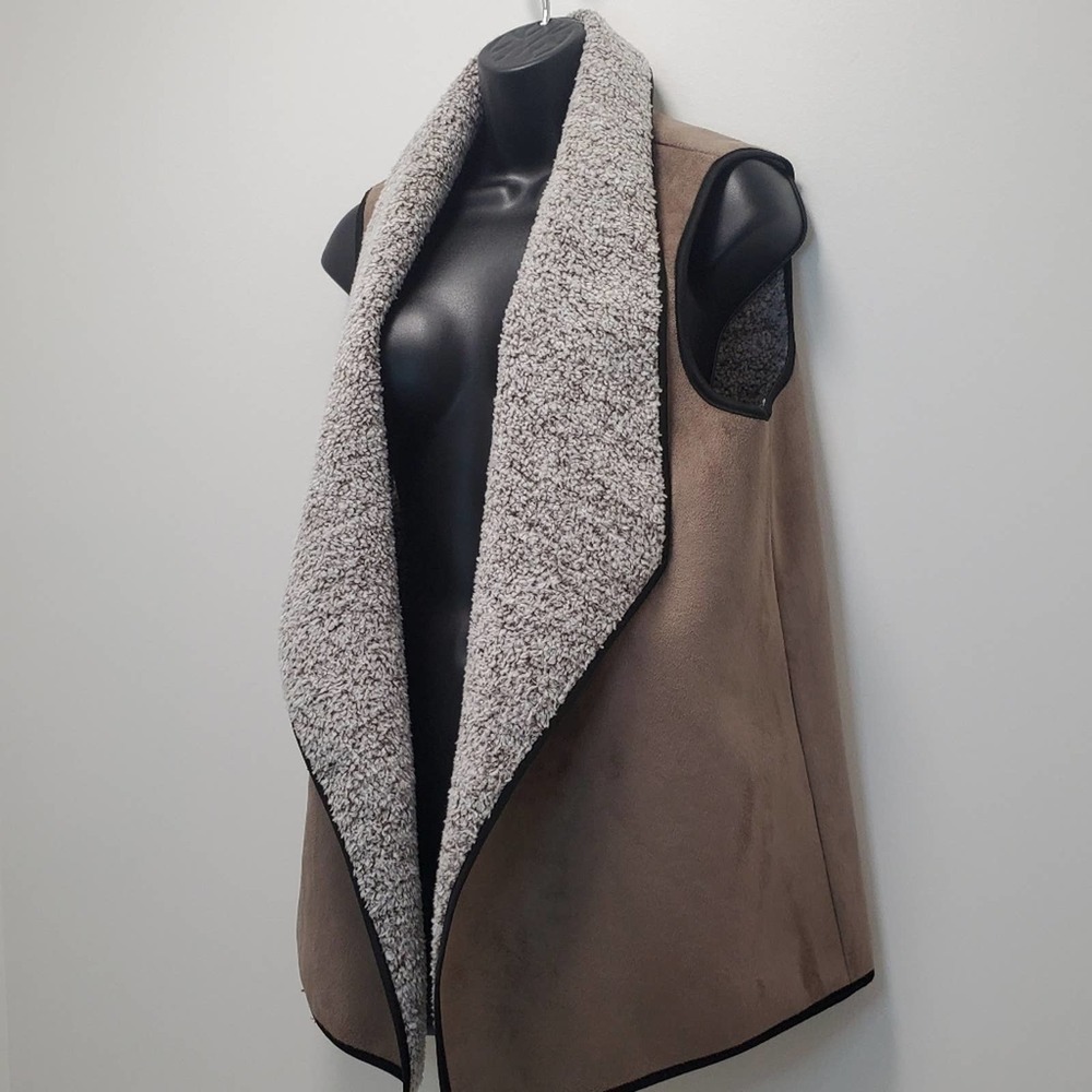 Talbots Brown Faux Sherpa Suede Vest Size Medium Petite - Picture 4 of 10
